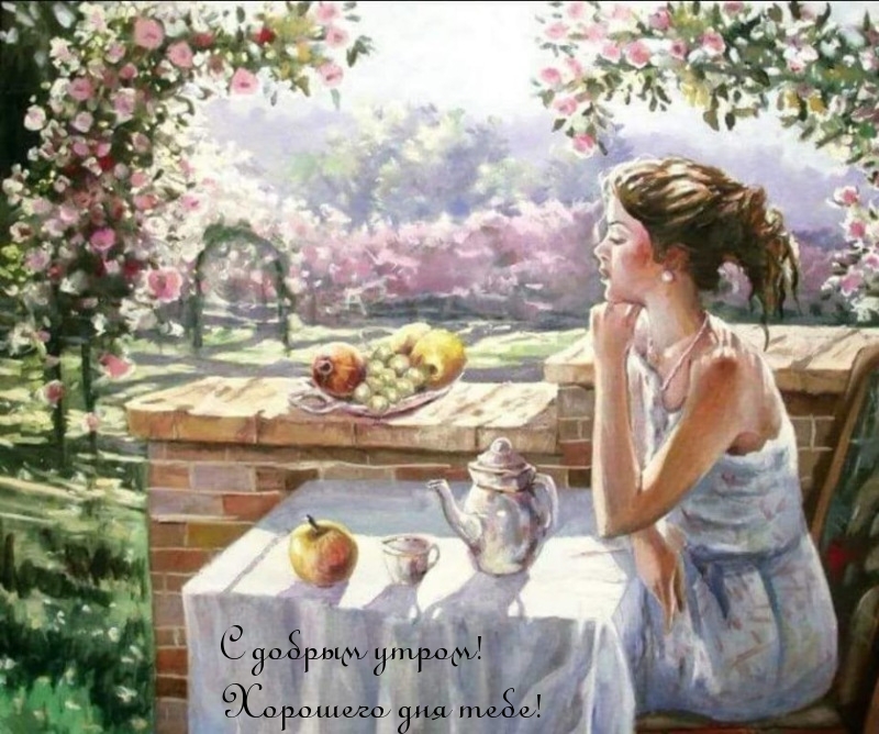 Голая красотка на даче возле окна сидит на столе с яблоками